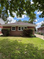 1244 E Dallas Avenue, Madison Heights, MI 48071