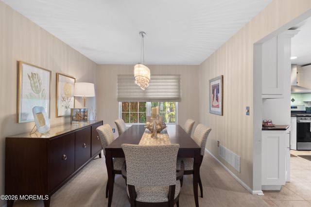 1076 White Oak Court, Toms River, NJ 08753