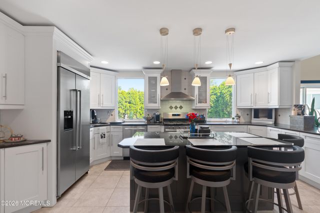1076 White Oak Court, Toms River, NJ 08753