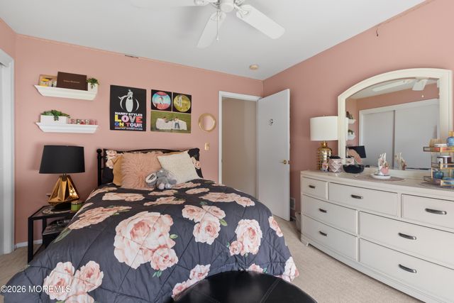 1076 White Oak Court, Toms River, NJ 08753