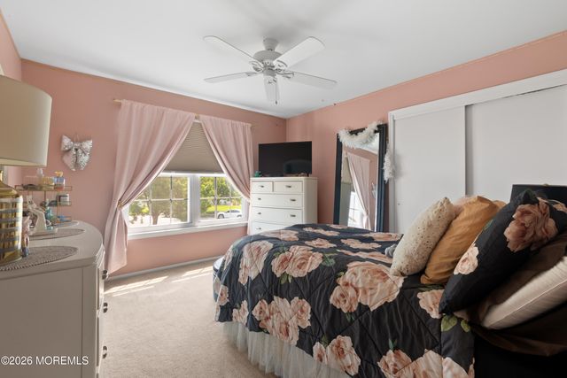 1076 White Oak Court, Toms River, NJ 08753