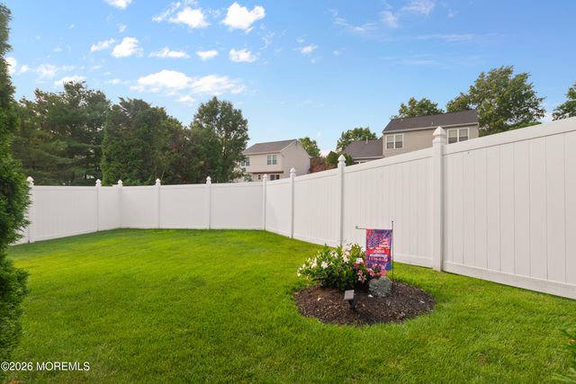 1076 White Oak Court, Toms River, NJ 08753