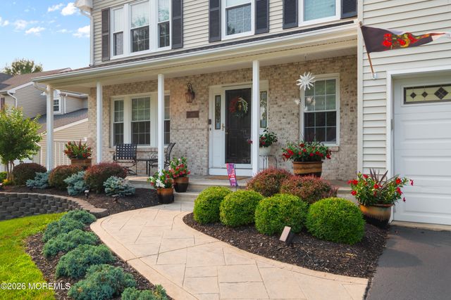 1076 White Oak Court, Toms River, NJ 08753