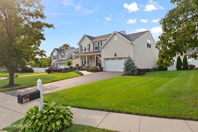1076 White Oak Court, Toms River, NJ 08753
