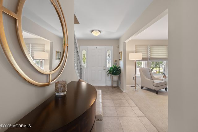1076 White Oak Court, Toms River, NJ 08753