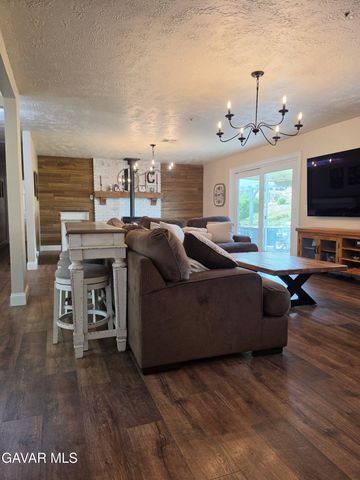 39030 Bouquet Canyon Road, Leona Valley, CA 93551