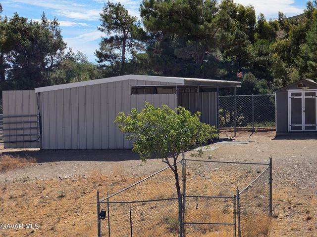 39030 Bouquet Canyon Road, Leona Valley, CA 93551