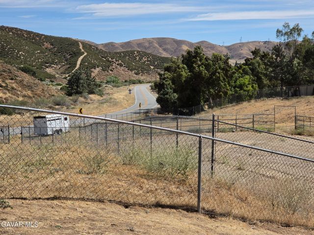 39030 Bouquet Canyon Road, Leona Valley, CA 93551