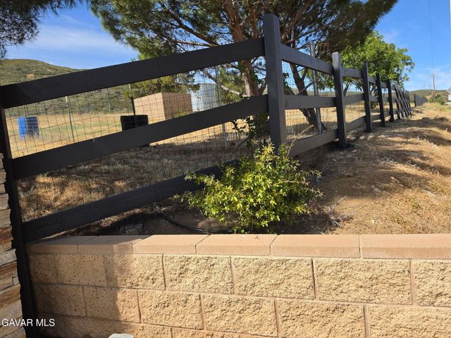 39030 Bouquet Canyon Road, Leona Valley, CA 93551