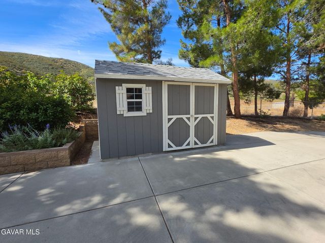 39030 Bouquet Canyon Road, Leona Valley, CA 93551