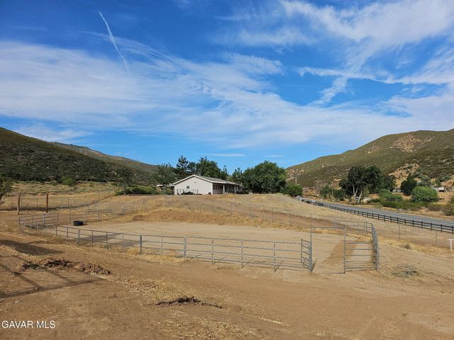 39030 Bouquet Canyon Road, Leona Valley, CA 93551