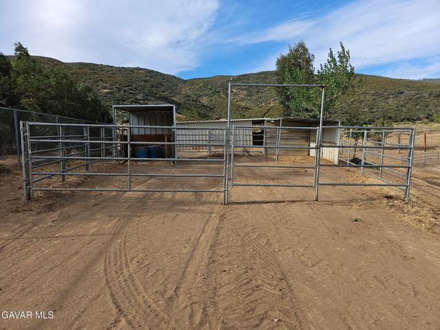 39030 Bouquet Canyon Road, Leona Valley, CA 93551