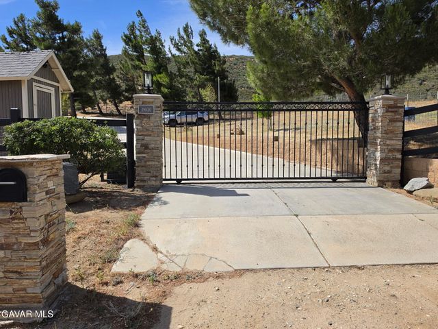 39030 Bouquet Canyon Road, Leona Valley, CA 93551