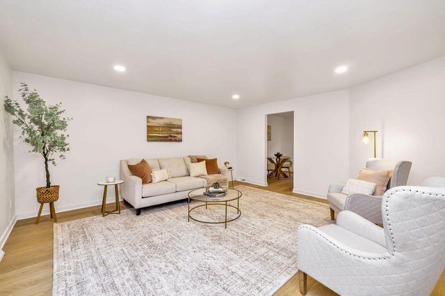 S26W26876 Mac Arthur ROAD, Waukesha, WI 53188
