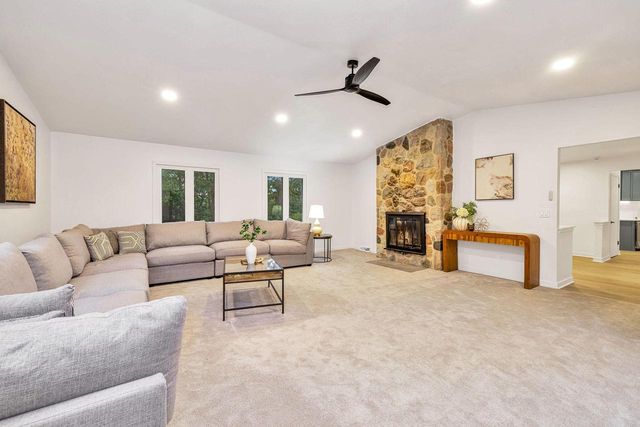 S26W26876 Mac Arthur ROAD, Waukesha, WI 53188