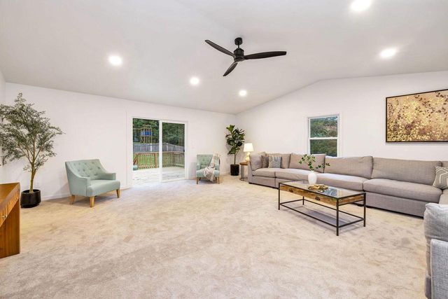S26W26876 Mac Arthur ROAD, Waukesha, WI 53188