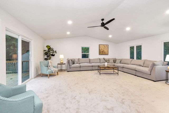 S26W26876 Mac Arthur ROAD, Waukesha, WI 53188