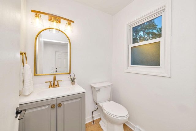 S26W26876 Mac Arthur ROAD, Waukesha, WI 53188