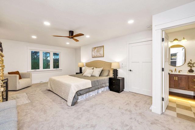 S26W26876 Mac Arthur ROAD, Waukesha, WI 53188