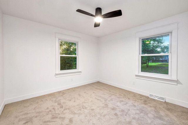 S26W26876 Mac Arthur ROAD, Waukesha, WI 53188