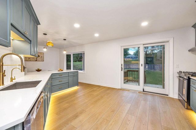 S26W26876 Mac Arthur ROAD, Waukesha, WI 53188