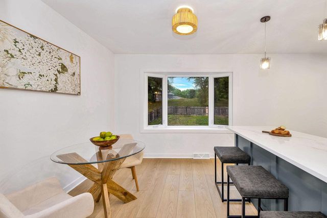 S26W26876 Mac Arthur ROAD, Waukesha, WI 53188