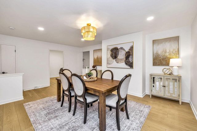 S26W26876 Mac Arthur ROAD, Waukesha, WI 53188