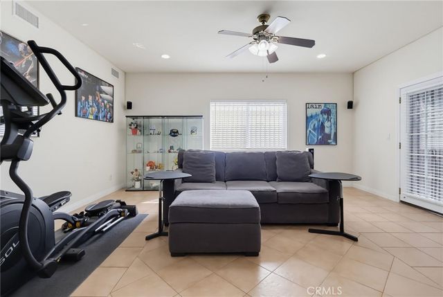 2542 E Madison Street, Carson, CA 90810