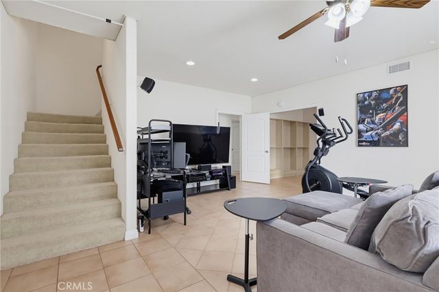 2542 E Madison Street, Carson, CA 90810