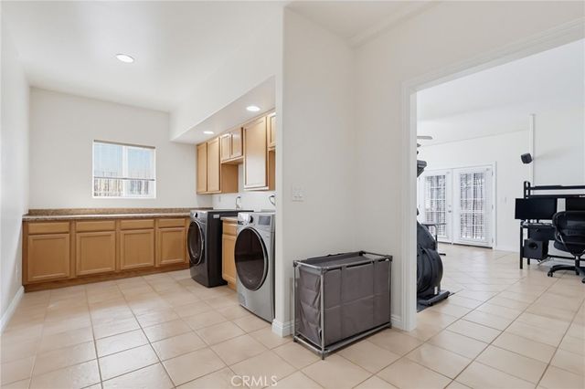 2542 E Madison Street, Carson, CA 90810