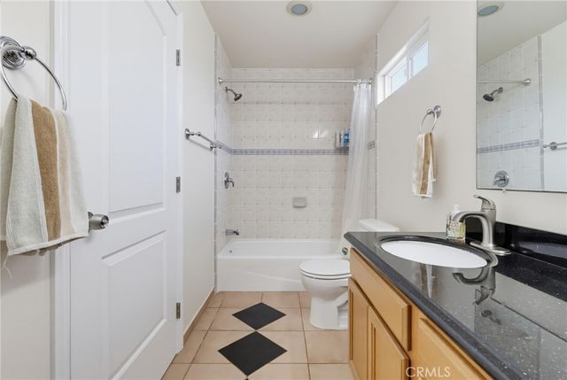 2542 E Madison Street, Carson, CA 90810