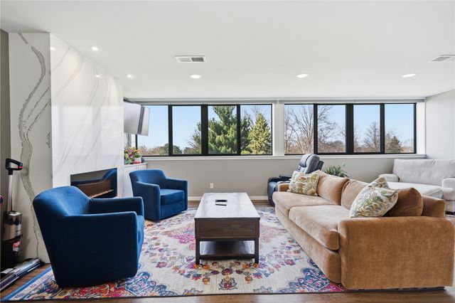 820 Club House Drive 3F, North Liberty, IA 52317