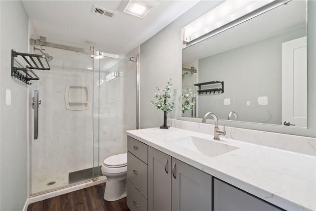 820 Club House Drive 3F, North Liberty, IA 52317