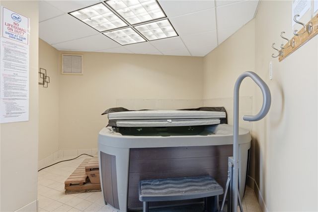 820 Club House Drive 3F, North Liberty, IA 52317