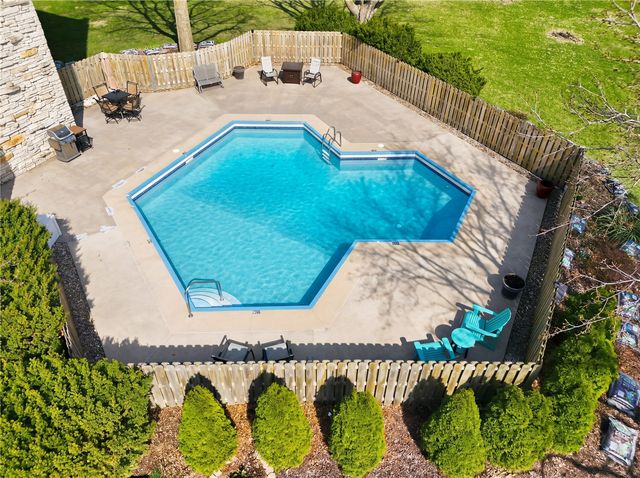 820 Club House Drive 3F, North Liberty, IA 52317