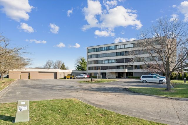820 Club House Road 3F, North Liberty, IA 52317