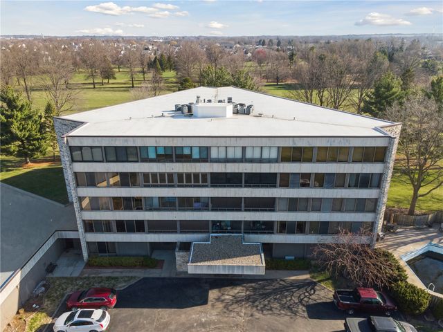 820 Club House Road 3F, North Liberty, IA 52317