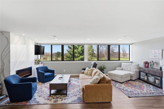 820 Club House Drive 3F, North Liberty, IA 52317