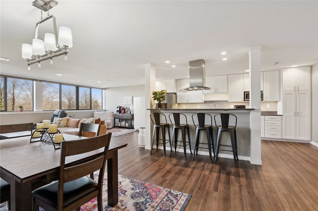 820 Club House Drive 3F, North Liberty, IA 52317