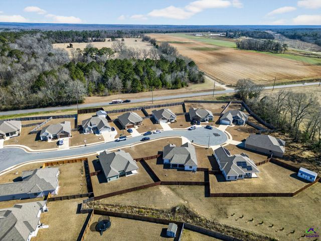 209 Huxley Terrace, Bonaire, GA 31005