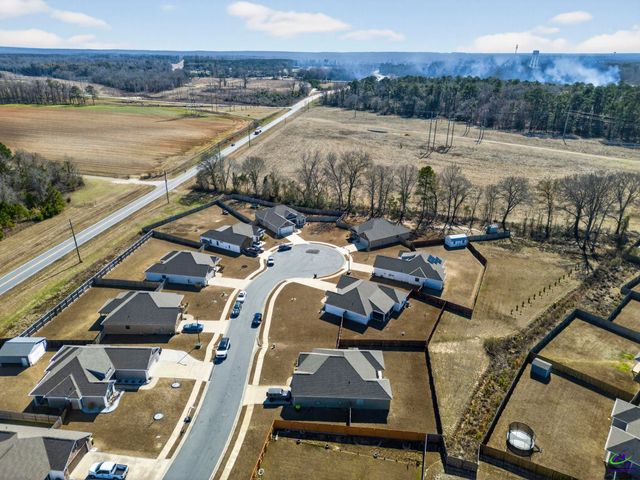 209 Huxley Terrace, Bonaire, GA 31005