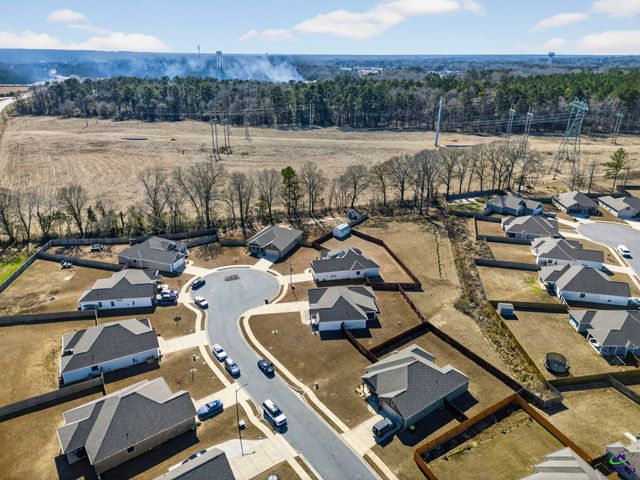 209 Huxley Terrace, Bonaire, GA 31005