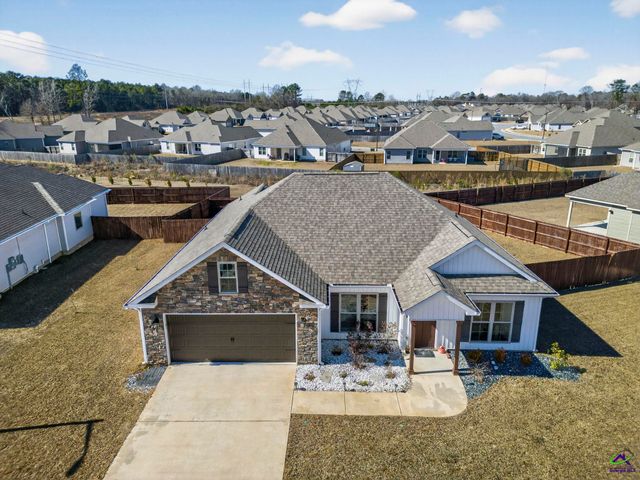 209 Huxley Terrace, Bonaire, GA 31005