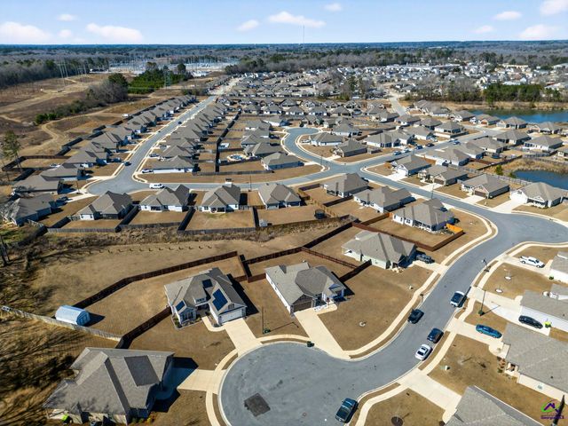 209 Huxley Terrace, Bonaire, GA 31005