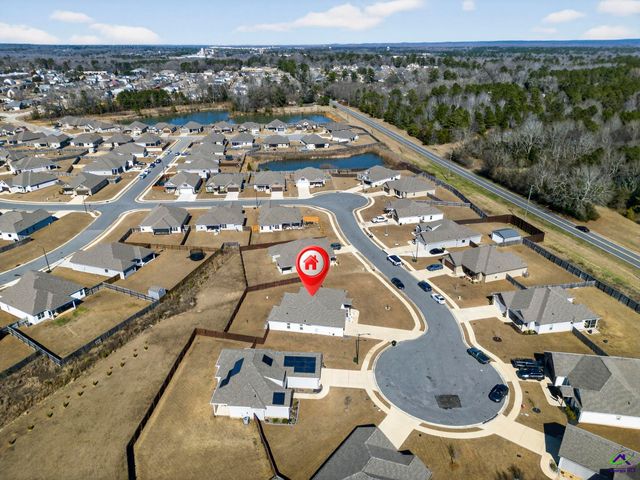 209 Huxley Terrace, Bonaire, GA 31005