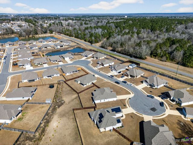 209 Huxley Terrace, Bonaire, GA 31005