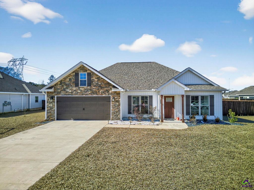 209 Huxley Terrace, Bonaire, GA 31005