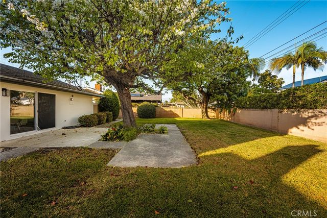17588 Santa Paula, Fountain Valley, CA 92708