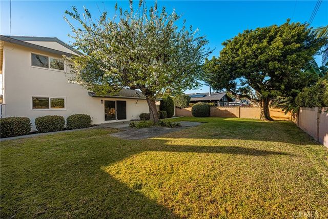 17588 Santa Paula, Fountain Valley, CA 92708