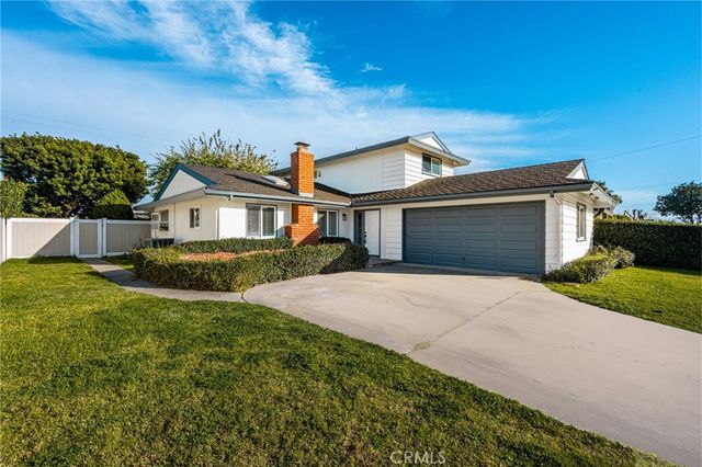 17588 Santa Paula, Fountain Valley, CA 92708